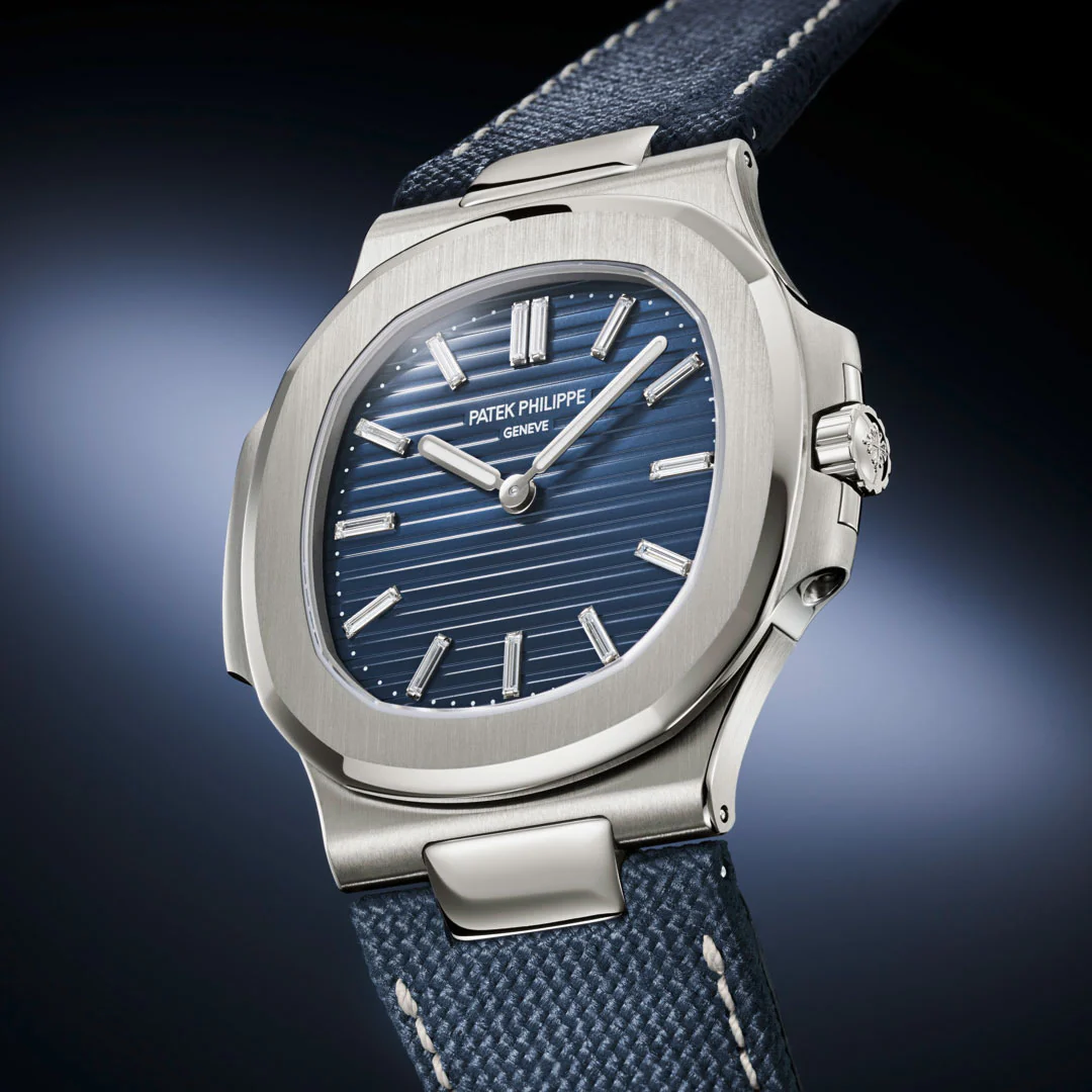 Patek Philippe Nautilus Ref. 5810G-001 - Image 3