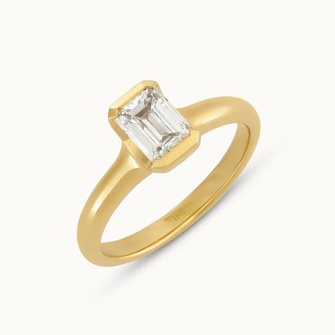 Alina 18ct Yellow Gold Emerald Cut Diamond Solitaire Ring - Image 3